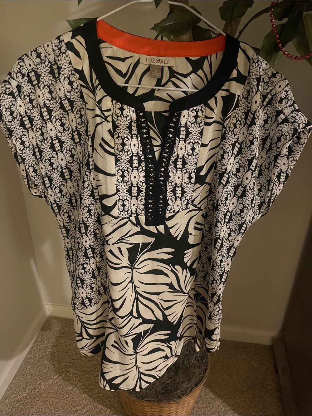 Roz & Ali Black and White Mixed-Print Tunic with Contrast Neck